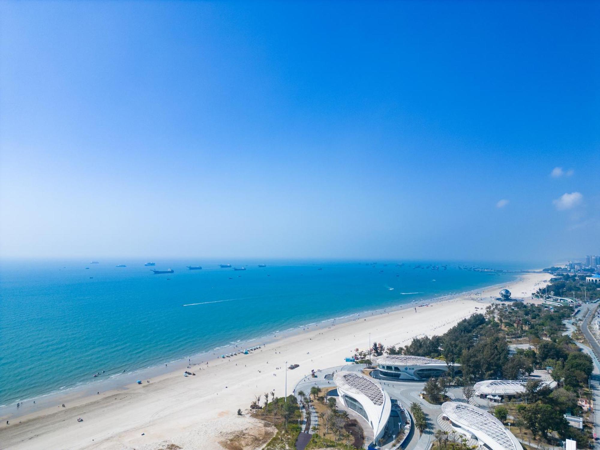 Crowne Plaza Beihai Silver Beach, an IHG Hotel Exterior foto